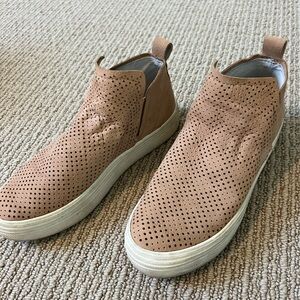 Dolce Vita Tate Platform Slip-On Sneaker - Light Taupe Nubuck